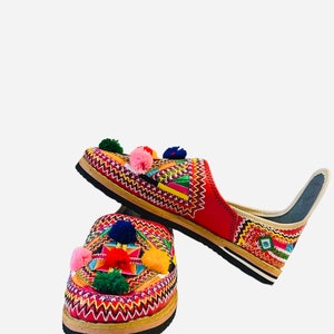 babouches originales confortables , pantoufles, chaussures ethniques, chaussures artisanales, cadeau unique pour pied, mode décontracté, image 3