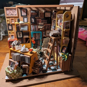Angolo del libro "Lo studio di Sam" completamente assemblato