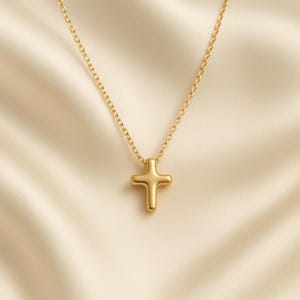 Tiny Gold Cross Necklace – Waterproof Stainless Steel Minimalist Pendant for Everyday Layering