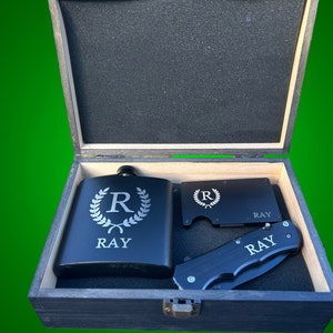 Petaca de regalo, cuchillo y cartera del padrino de boda, en caja de regalo.
