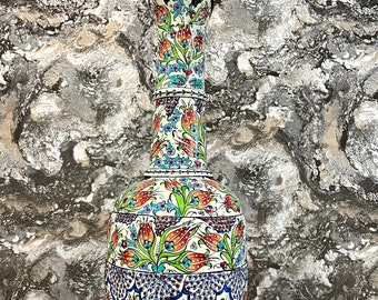 Vase unique en céramique turque à motif tulipe, pièce décorative fabriquée à la main pour des fleurs, cadeau idéal pour les amateurs d'art