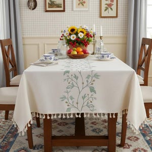Broderad grön bladblommig bordsduk, tofskant bomullslinne vinranka bordsduk
