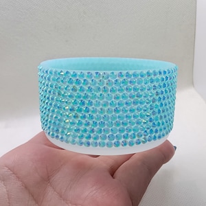 Aquablau auf klarem Bling-Schalenstiefel
