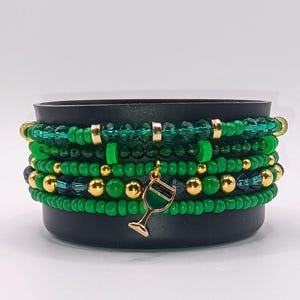Braccialetti con tazze verdi