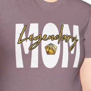 -shirt unisexe à manches courtes pour maman légendaire Lorcana | Haut JCC | Cadeau de Noël | Cadeau d'anniversaire | T-shirt Illumineer | T-shirt de tournoi | Cadeau maman