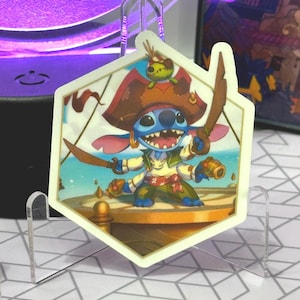 Adesivo Lorcana Stitch Alien Buccaneer | Decalque | Mar de Azurita | Esmeralda | Presente divertido | Lindo | Adesivo de vinil à prova d'água | Deck