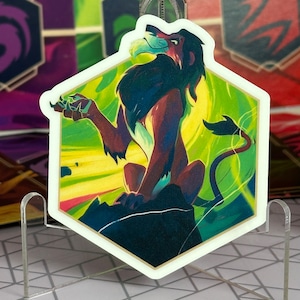 Sticker Lorcana Scar betoverde wraakzuchtige leeuw | Glinsterende luchten | Smaragd | Leuk cadeau | Prachtig | Waterdichte vinylsticker | Dekdoosdecoratie