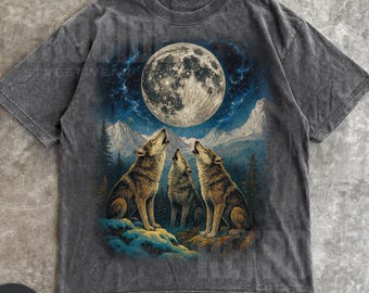 Howling Wolves Vintage 90s Graphic Shirt, Wolf Moon Tee,Wild Free, Loyal Wolf Retro Shirt, Grey Wolf Washed Oversize Tee, Wolf 90s Shirt R25