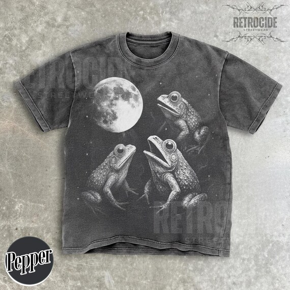 Frogs Howling To Moon Comfort Colors Vintage Style T-shirt, Retro Funny Frog Shirt, Weird Mystical Toad Shirts, Frog Lovers Gag Gift Top R46