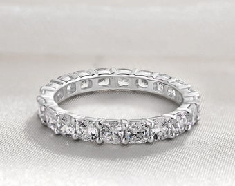 Kissenschliff Hochzeit Moissanite Band, passende volle Eternity Kissen geschnitten Band, Zarte Stacking Ring, Kissenschliff Stacking Band für sie