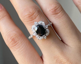 Moissanite Black Onyx Halo Ring, 2.0CT Oval Cut Dainty Black Stone Ring, Halo Engagement Ring, Beautiful Handmade Crafted Oval Cut Ring