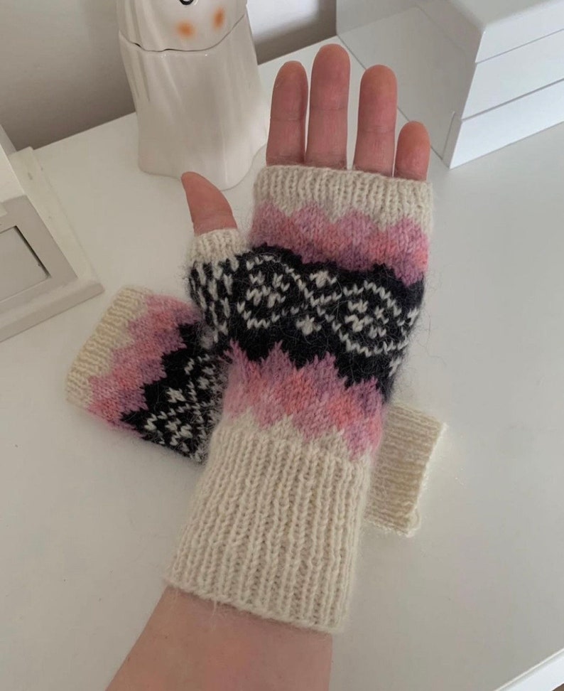 Wool gloves knit Fingerless gloves, embroidery mitten, hand warmers, fingerless mitten, winter gloves gift for friends image 2