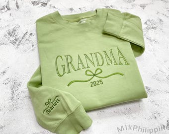 Custom Grandma Sweatshirt with Grandkids Name on Sleeve, Embroidered Grammy Sweatshirt, Gigi Mimi Nana Sweatshirt, Mothers Day Gift