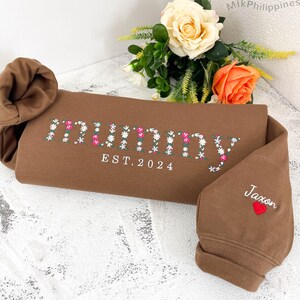 Embroidered Floral Mummy Sweatshirt with Kids Name on Sleeve, Custom Mama, Nana, Grandma Sweatshirt, Motherd Day, 60th Birthday Gift for Mom