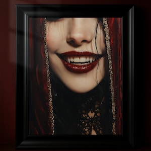 Poster di una donna vampiro sorridente - Stampa artistica ravvicinata horror gotico, decorazione da parete di bellezza con cappuccio rosso e zanne per gli amanti di Halloween o del fantasy dark