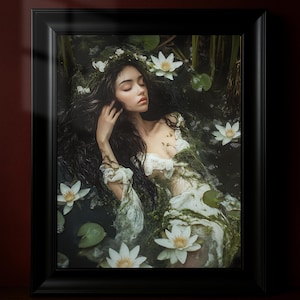 Lámina artística de ninfa de nenúfar, diosa de fantasía en un estanque, arte mural de criaturas del bosque etéreo, decoración serena de cuento de hadas