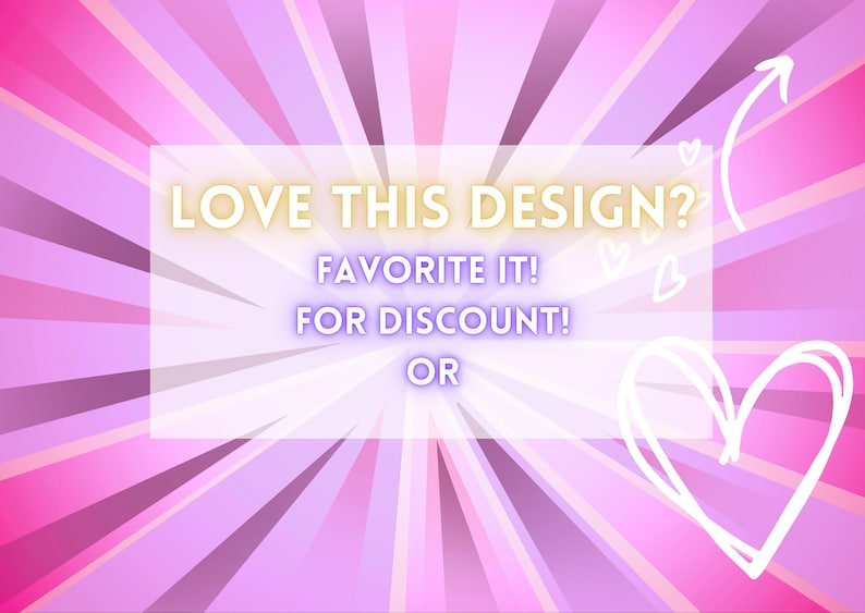Pu&ograve; includere: Un design grafico con uno sfondo a scoppio radiale rosa e viola. Il testo recita: "TI PIACE QUESTO DESIGN? METTILO TRA I PREFERITI! PER LO SCONTO! O" con un cuore bianco e una grafica a freccia.