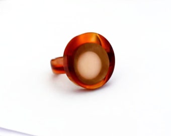 Vintage ring from the 70s geometric tortoiseshell tone of Celluloid, Mod,