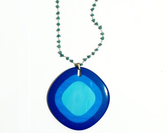 Vintage Necklace, pendant from the 70s geometric in blue colors, of Celluloid, and vintage glass gems Mod Style