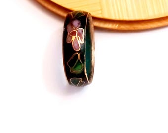 Vintage Cloisonne Ring, enameled, floral flower Cherry Blossom Color Black with flowers Art Nouveau design Size 7 1/2