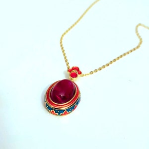 Necklace, pendant Golden plated enameled, vintage design wih Red Gem, cloisonne red and green Coloured ethnic egyptian style