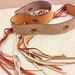Cinturón mujer vintage bohemio, hippie, boho de piel, en ante con largas tiras en tonos tostado años 80. Made in Spain