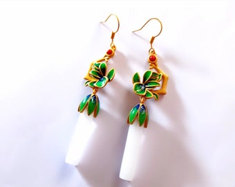 Cloisonne Earrings Oriental, Japanese design, enamel flowers  white quartz. gold-plated  Bohemian style