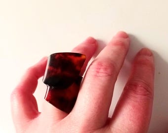 Vintage style Handmade Ring tortoiseshell tone of Celluloid, Mod. Bohemian style, statement ring brown ring