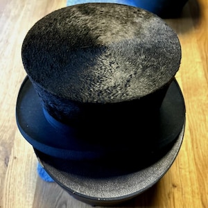 Top hat, antique fur hat from Germany Victorian hat, Opera in hatbox from prestigious Fritz Reuter 1900 Luxury quality, Like New! SIZE L
