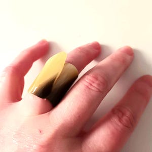Vintage style Handmade Ring tortoiseshell tone of Celluloid, Mod. Bohemian style, statement ring brown ring