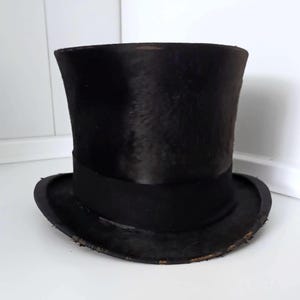 Top hat, antique fur hat, leather from Spain 1900 Victorian hat, Opera hat Steampunk Size M-L USA 7,1/8   57 Europe