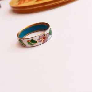 Vintage Cloisonne Ring, enameled, floral flower Cherry Blossom, White Size 9 Large