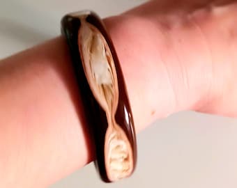 Spectacular bracelet, vintage 70's celluloid bracelet, galatite tortoiseshell and beige Bangle Mood style