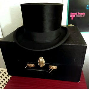 Top hat, antique fur hat from Germany Victorian hat, Ateha 1920 Brand, Opera hat, Luxury quality Size M in Hatbox, Hat suitcase New!