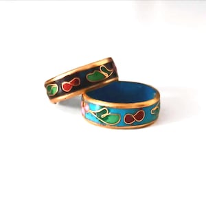Set of 2 Cloisonné Rings. Vintage Enamel Stackable Bands. Floral Bohemian Style band Blue and Black Color.  FREE Shipping Europe