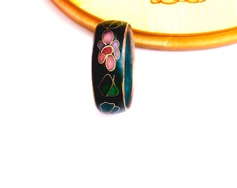 Vintage Cloisonne Ring, enameled, floral flower Cherry Blossom Color Black with flowers Art Nouveau design Size 6