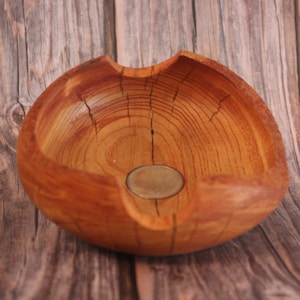 Live Edge dekorative Zigarrenstütze handgedreht aus Ashe.