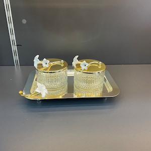Handlicher Präsentationsständer mit 2 Fächern für Ihre Desserts, Bonbons und Kekse.