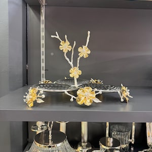 3 Compartment Cookie Holder with Lotus Flowers Design, Elegant Snack Container for Parties & Gifts