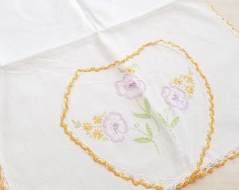 Vintage Primitive Hand Embroidered Floral Linen Table Runner. Hand stitched antique linen runner. Embroidered antique linen tablecloth.