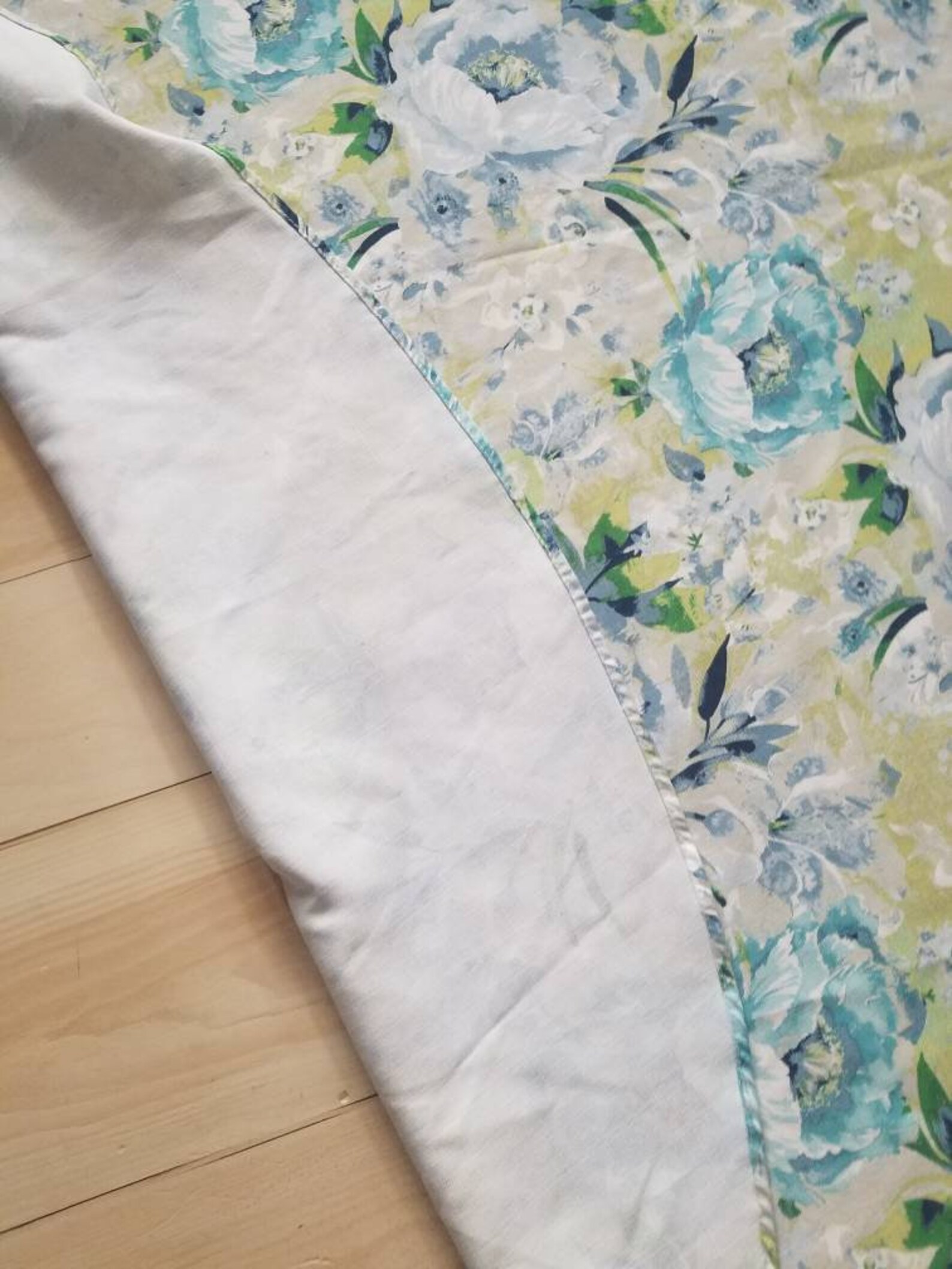 Massive Vintage Laura Ashley Floral Tablecloth. Large Round Floral
