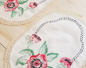 Pair vintage 1940's hand embroidered linen floral table runners. Vintage Linen embroidered  table runner. Linen runners. Vintage tablecloth.