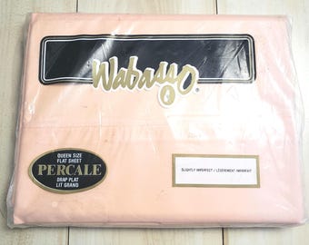 Sábana Wabasso vintage, nueva, de color rosa ruborizado, de los años 70. Sábana vintage de percal rosa melocotón. Ropa de cama de percal de los años 70. Sábana plana de percal tamaño queen.
