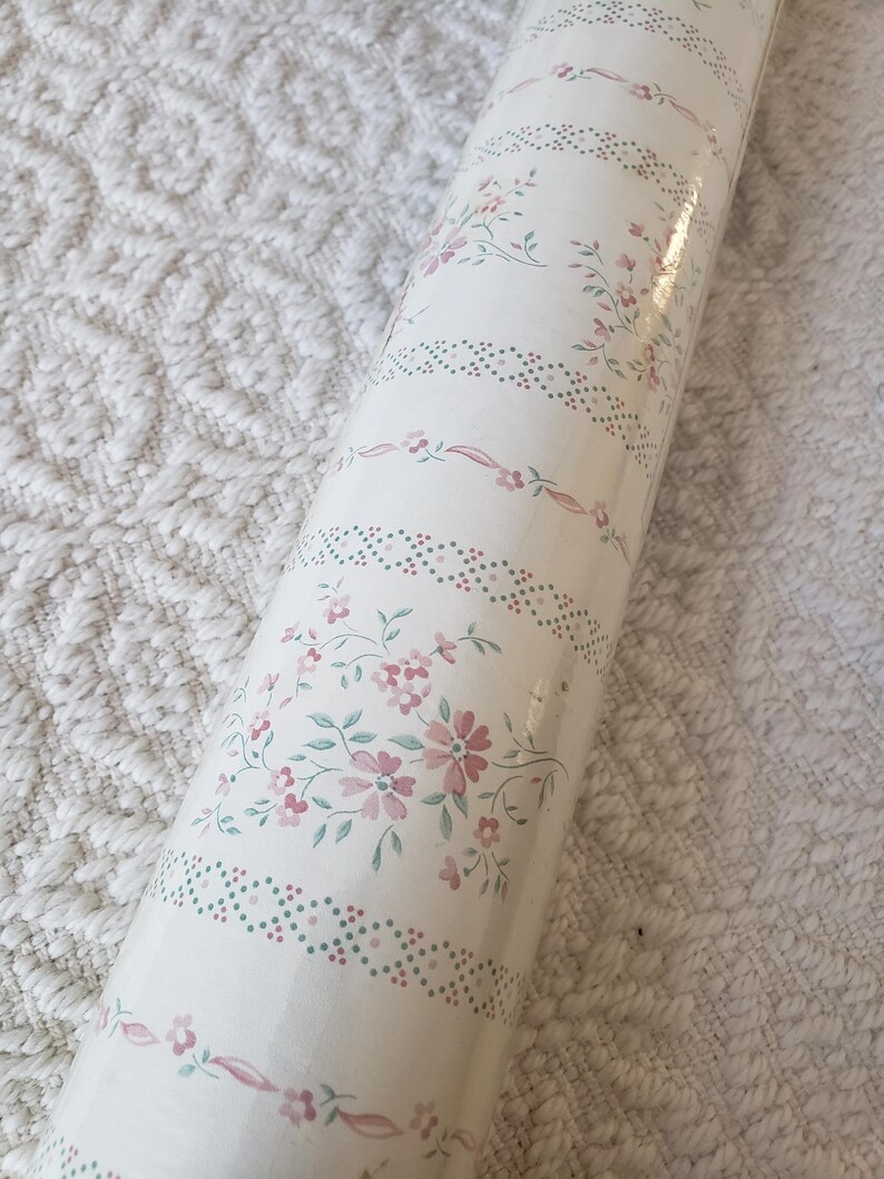 Vintage Full Roll 1990's Floral Wallpaper. New Vintage Delicate Floral ...