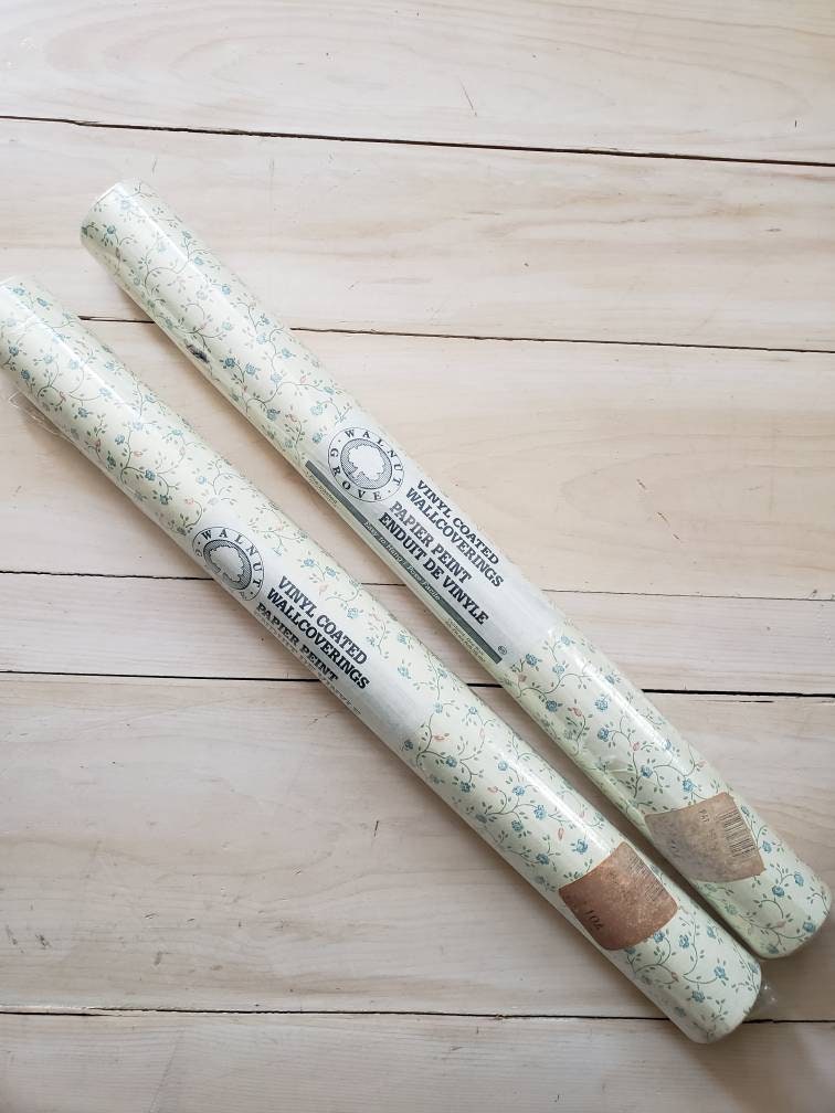 Vintage Full Roll 1990's Floral Wallpaper. New Vintage Delicate Floral ...