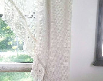 Large Luxury White Lace Window Curtains. Vintage White Lace Window Toppers. Thick Cotton Lace Curtains. Pair of cotton lace curtains.80x45".