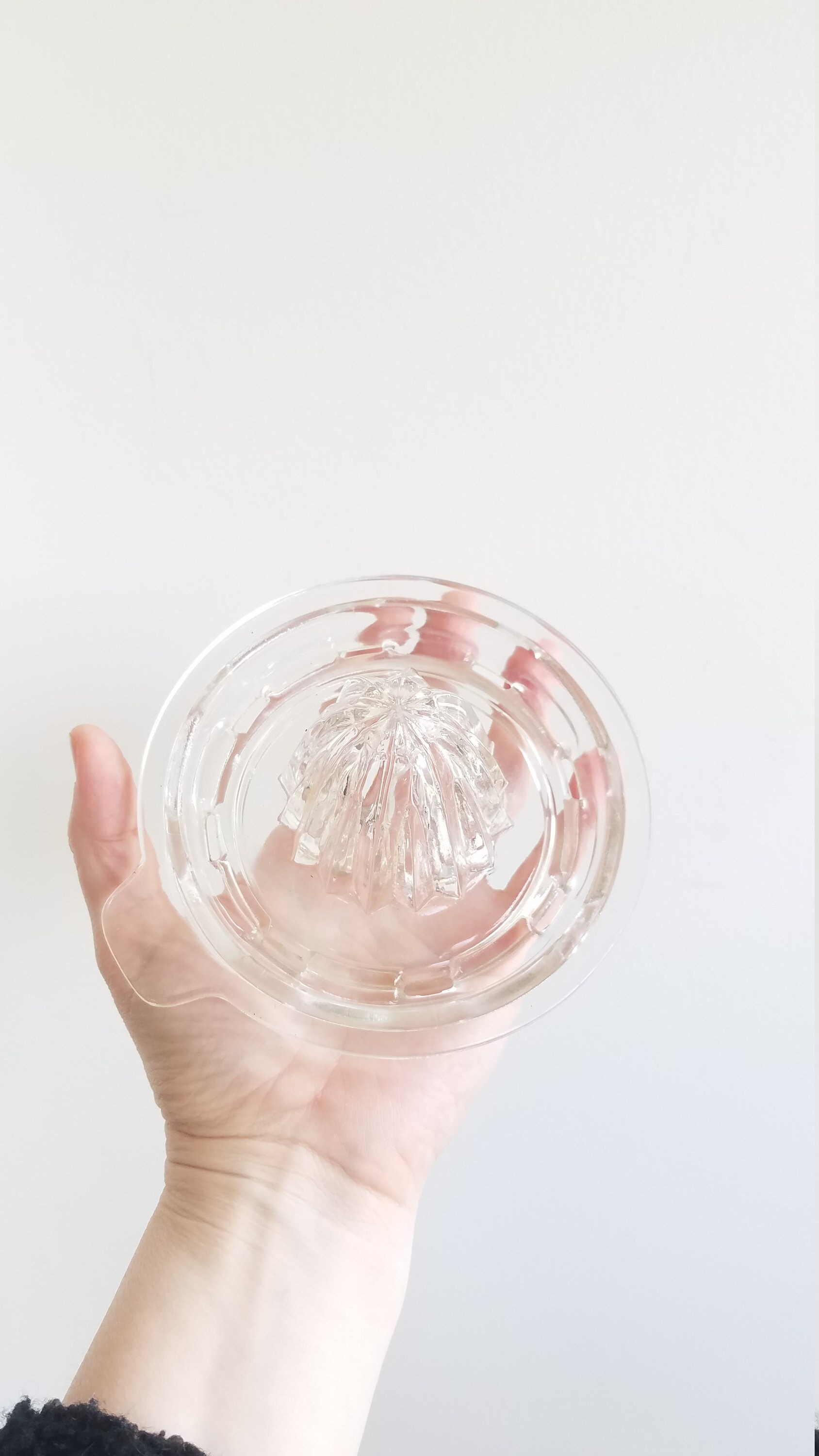 Ancien Alésoir à Jus D'Agrumes En Verre Transparent - Pressé Côtelé 8x6 Cm - Occasion