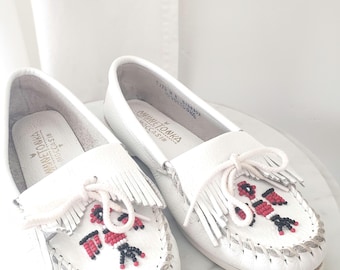 Mocasines Minnetonka blancos vintage con cuentas. Mocasines mocasín blancos vintage con cuentas. Talla 7.5