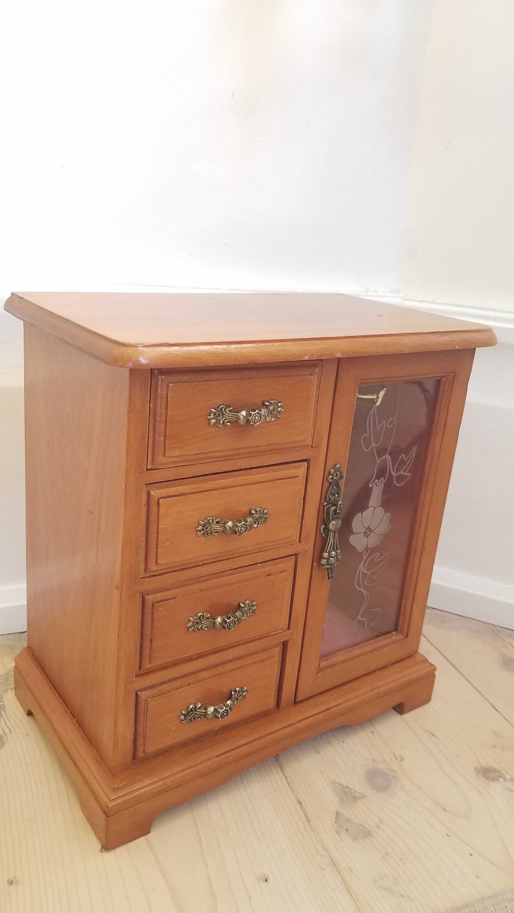 Vintage Gunther Mele 1970's Wooden Jewelry Box. Jewellery Vintage Gunther Mele 1970's Wooden Jewelry Box. Jewellery
