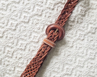 Vintage natural brown butterscotch leather belt. Woven belt with leather hardware. Size 28-30 woven leather belt. Woven designer belt.